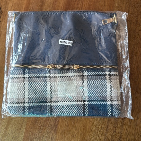 Blue & Plaid cross body purses 9”x9” - Picture 5 of 6